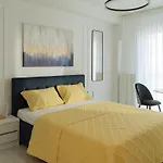 Yellow Charm Plaza Lujerului Bukarest