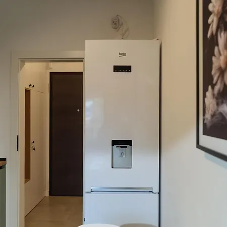 Yellow Charm Plaza Lujerului *