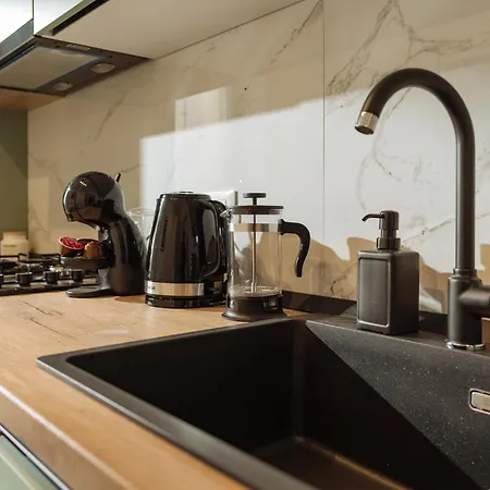 Yellow Charm Plaza Lujerului *