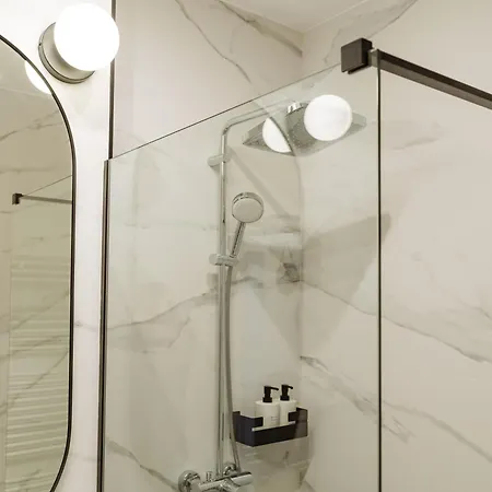 Apartment Yellow Charm Plaza Lujerului *