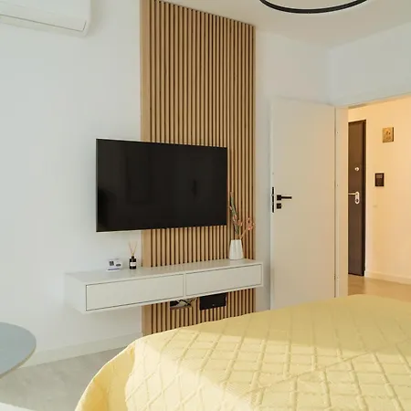 Yellow Charm Plaza Lujerului