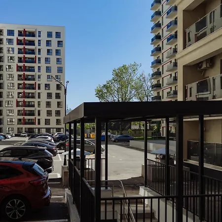 Yellow Charm Plaza Lujerului