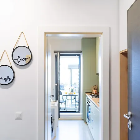 Yellow Charm Plaza Lujerului Apartment *