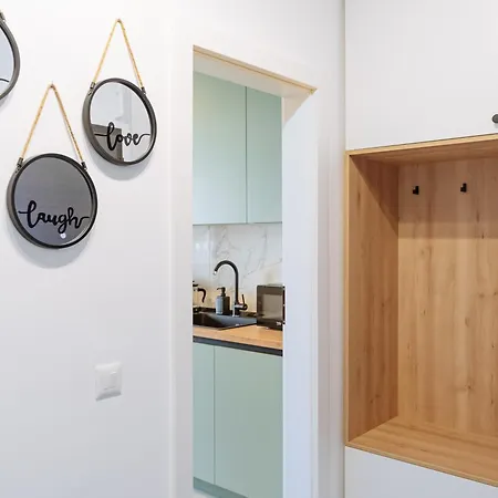 Yellow Charm Plaza Lujerului Βουκουρέστι