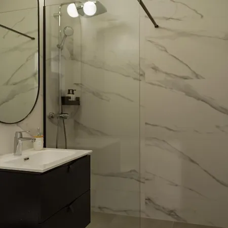 Yellow Charm Plaza Lujerului Βουκουρέστι