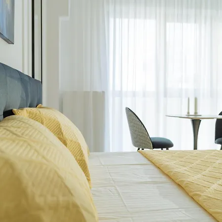 Yellow Charm Plaza Lujerului * Βουκουρέστι