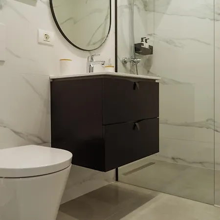 Yellow Charm Plaza Lujerului Βουκουρέστι