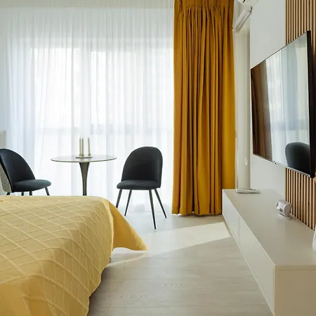 Yellow Charm Plaza Lujerului Βουκουρέστι