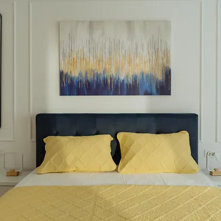 Yellow Charm Plaza Lujerului * Βουκουρέστι