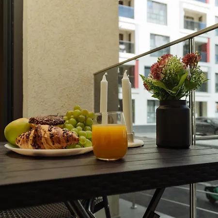 Yellow Charm Plaza Lujerului *