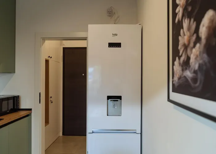 Yellow Charm Plaza Lujerului *