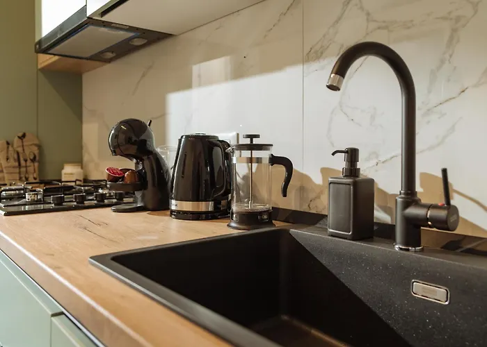 Yellow Charm Plaza Lujerului *