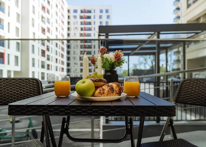 Апартаменти Yellow Charm Plaza Lujerului Бухарест