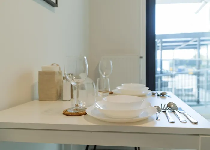 Апартаменти Yellow Charm Plaza Lujerului Бухарест