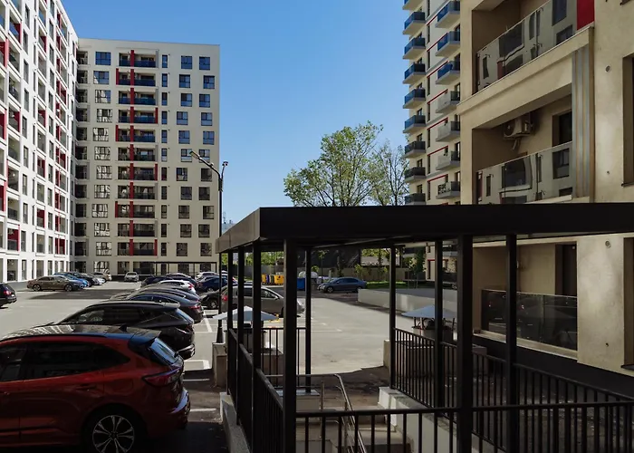 Yellow Charm Plaza Lujerului