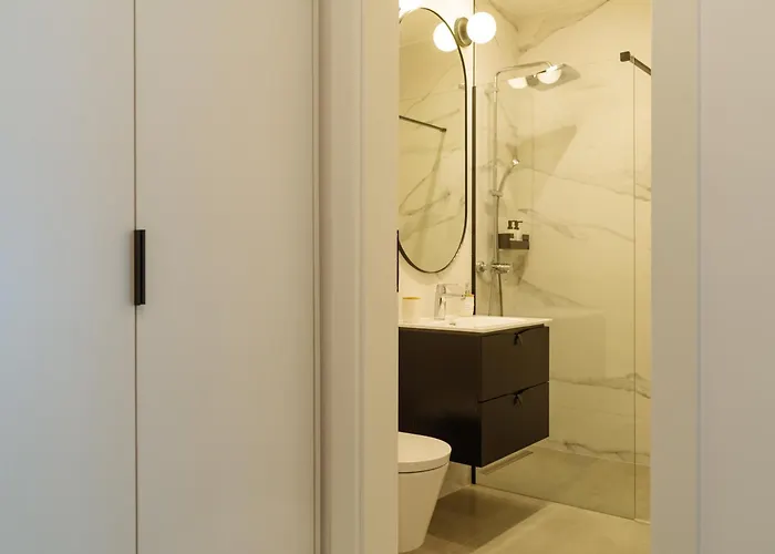 Yellow Charm Plaza Lujerului Апартаменти