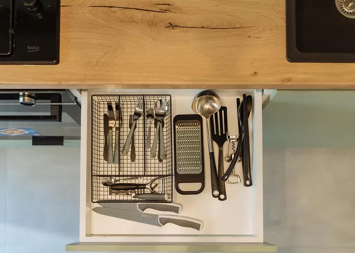 Yellow Charm Plaza Lujerului Апартаменти Бухарест