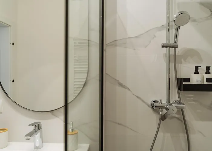 Yellow Charm Plaza Lujerului Апартаменти Бухарест