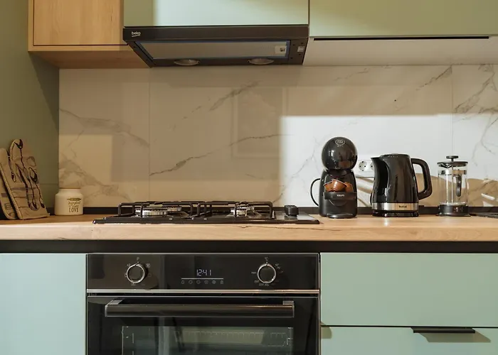 Yellow Charm Plaza Lujerului *