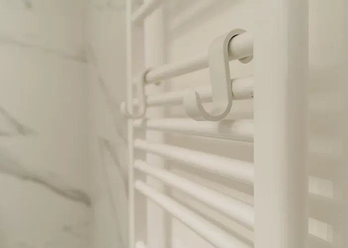 Yellow Charm Plaza Lujerului * Бухарест