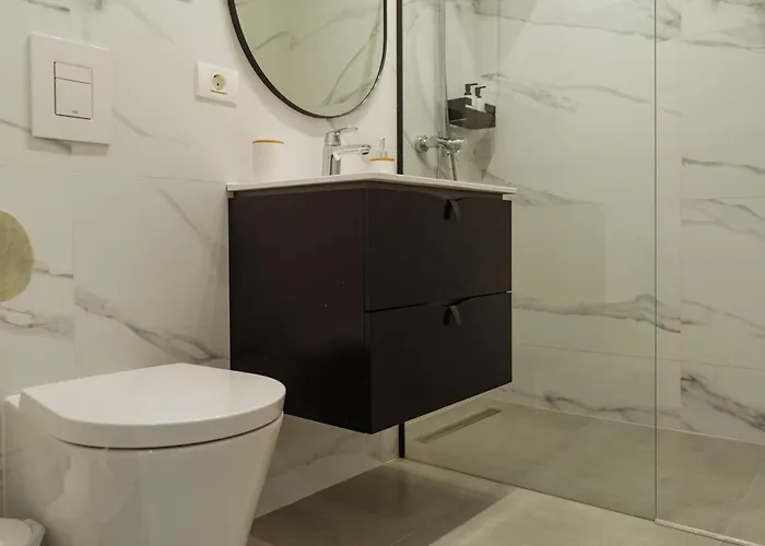 Yellow Charm Plaza Lujerului Бухарест