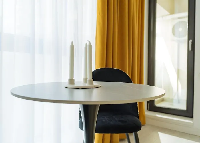 Апартаменти Yellow Charm Plaza Lujerului *