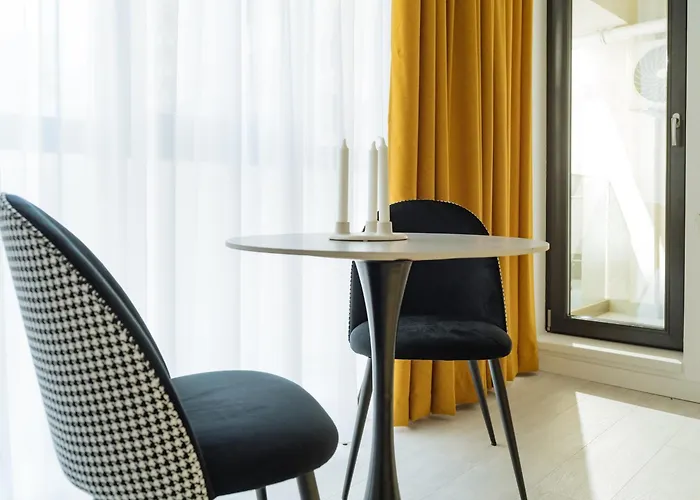 Апартаменти Yellow Charm Plaza Lujerului *